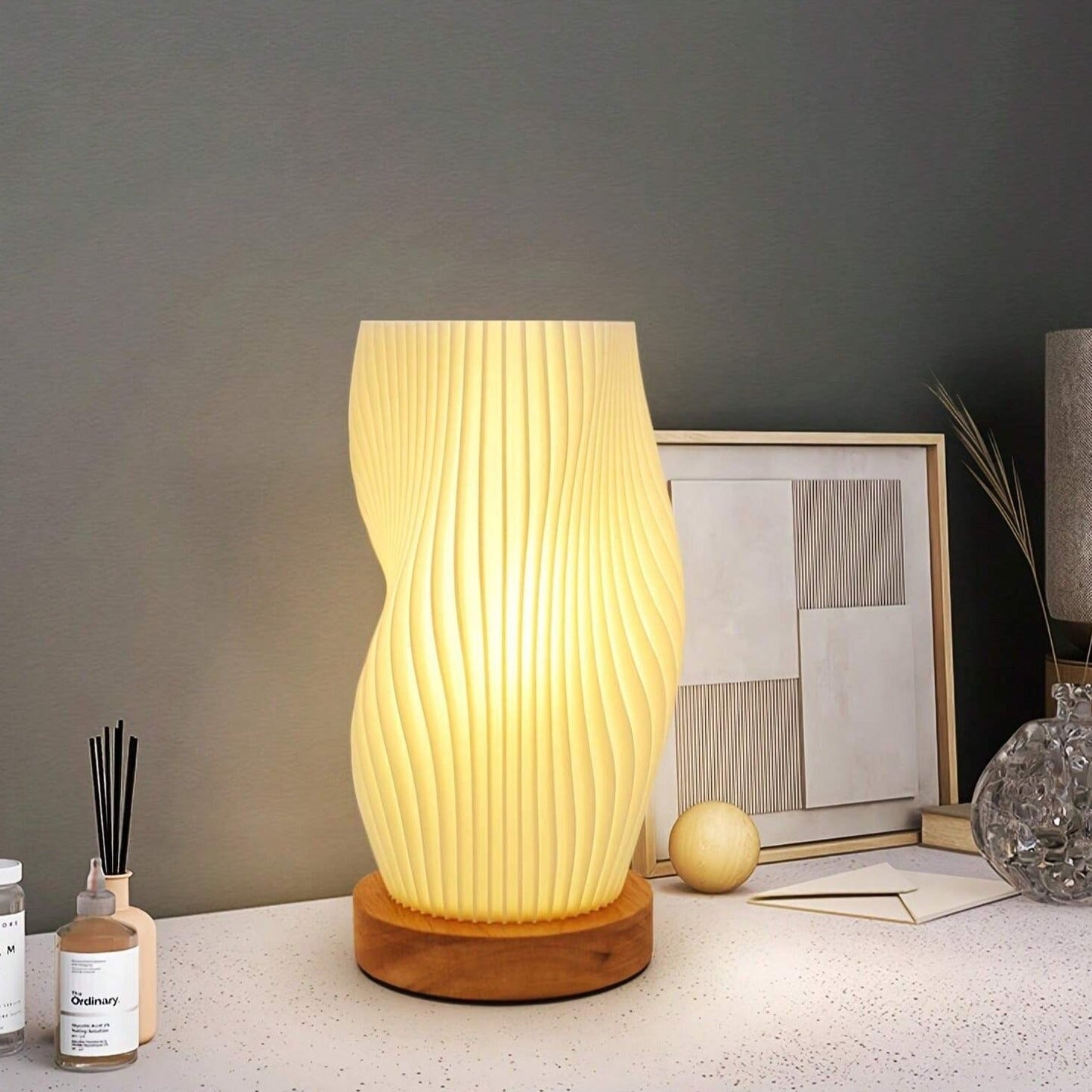 Wavecrest Aura | LED-Tischlampe im wellenförmigen Design
