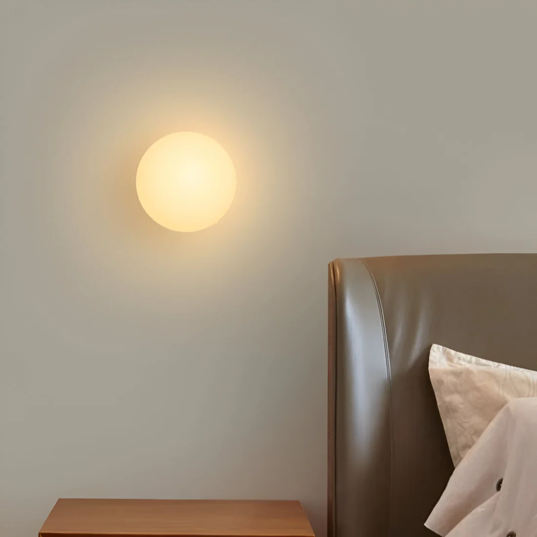 Pietra Luma | Ronde glazen wandlamp met warm wit LED-licht