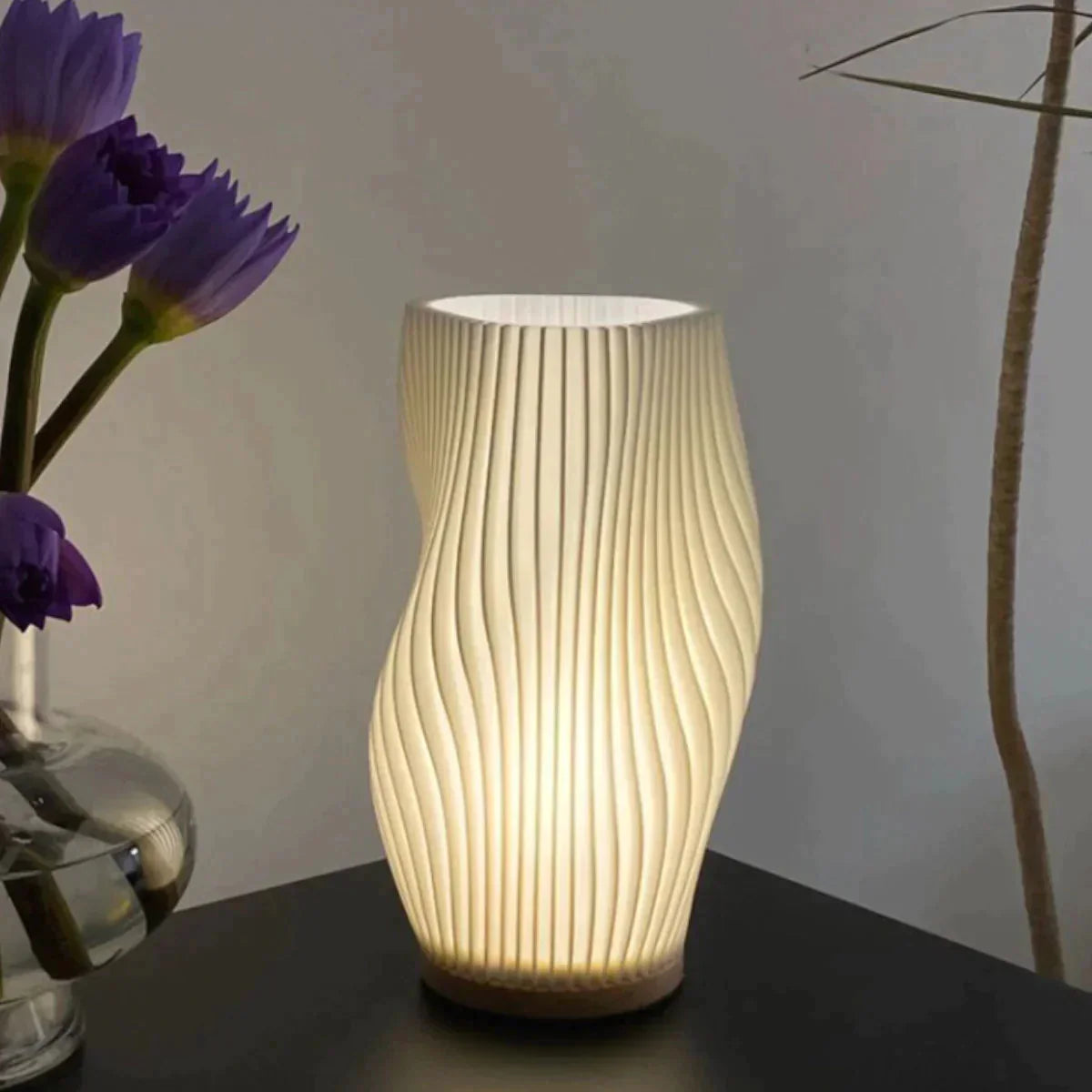 Wavecrest Aura | LED-Tischlampe im wellenförmigen Design