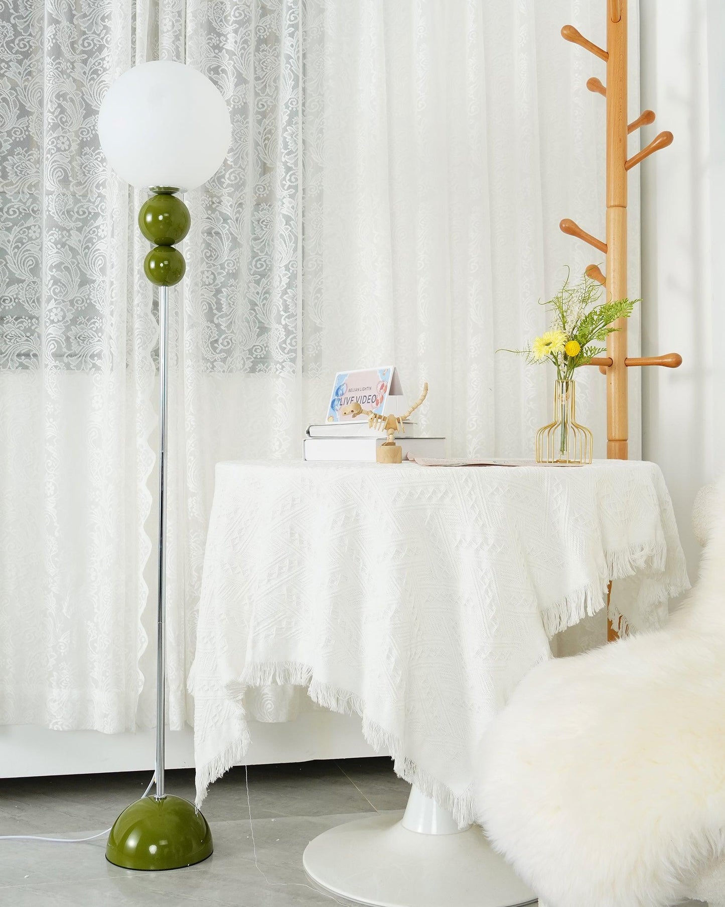 Clavora Linea | LED-Stehleuchte mit schlanker Silhouette im Nordic-Design