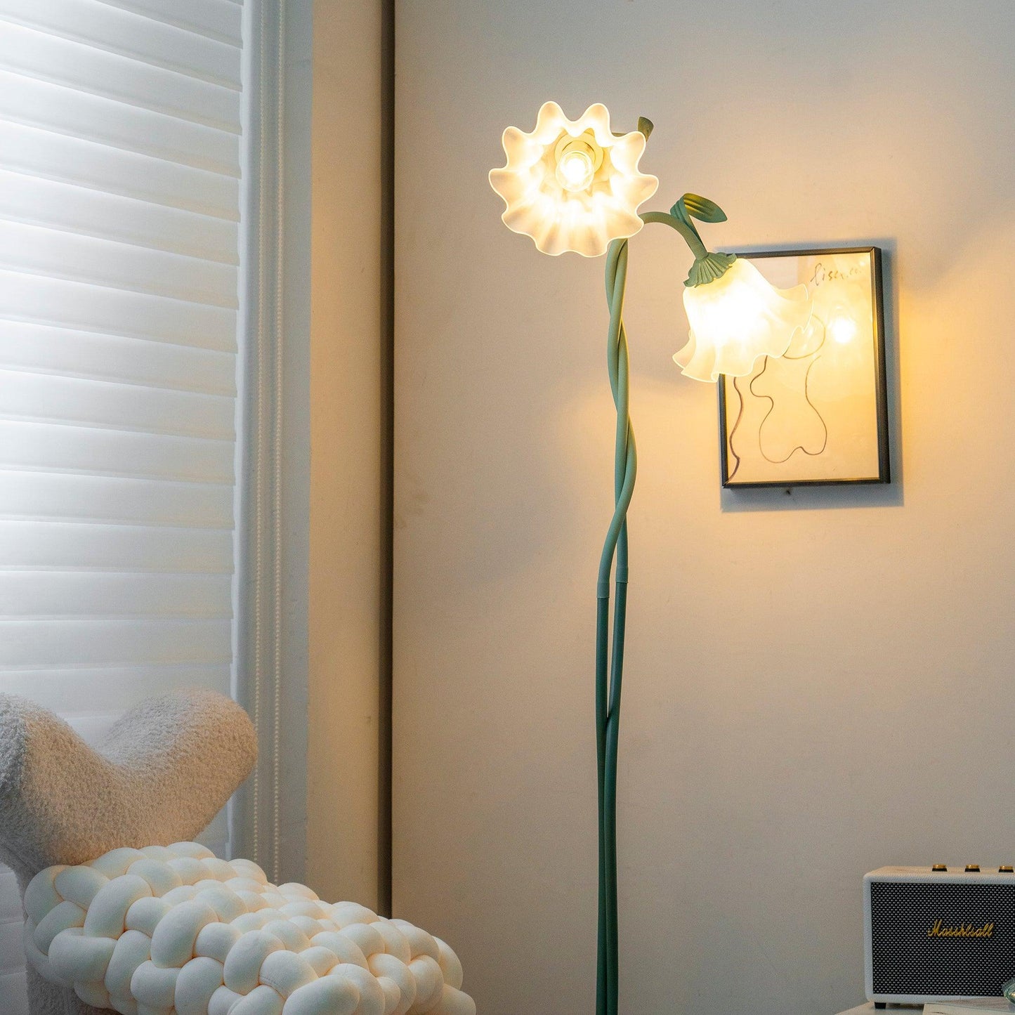 Calla Stehleuchte | LED Stehlampe in Blumenform mit dekorativem Design