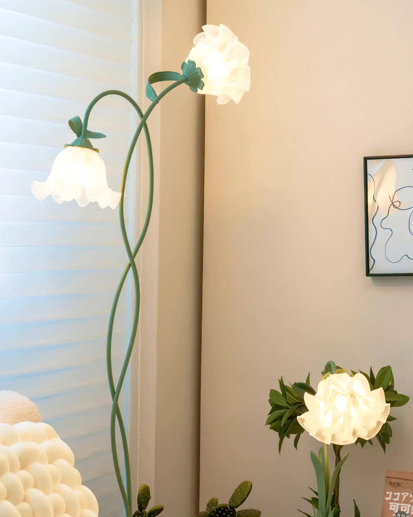 Calla Stehleuchte | LED Stehlampe in Blumenform mit dekorativem Design