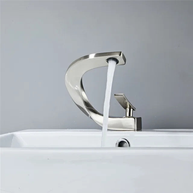 Sivra | Hochwertiger Design-Wasserhahn für moderne Badezimmer