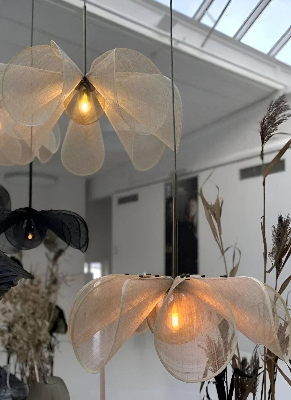 Floruma Lune | Pendelleuchte im floralen Boho-Design aus Glas