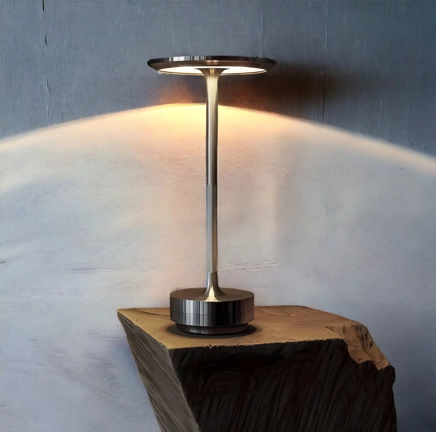 Lumora | Draadloze LED-tafellamp met touch-dimmer en 48 uur batterijduur