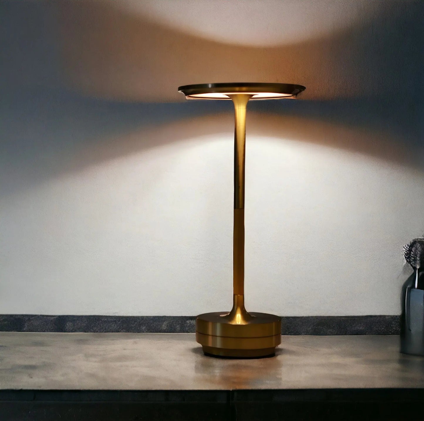 Lumora | Draadloze LED-tafellamp met touch-dimmer en 48 uur batterijduur
