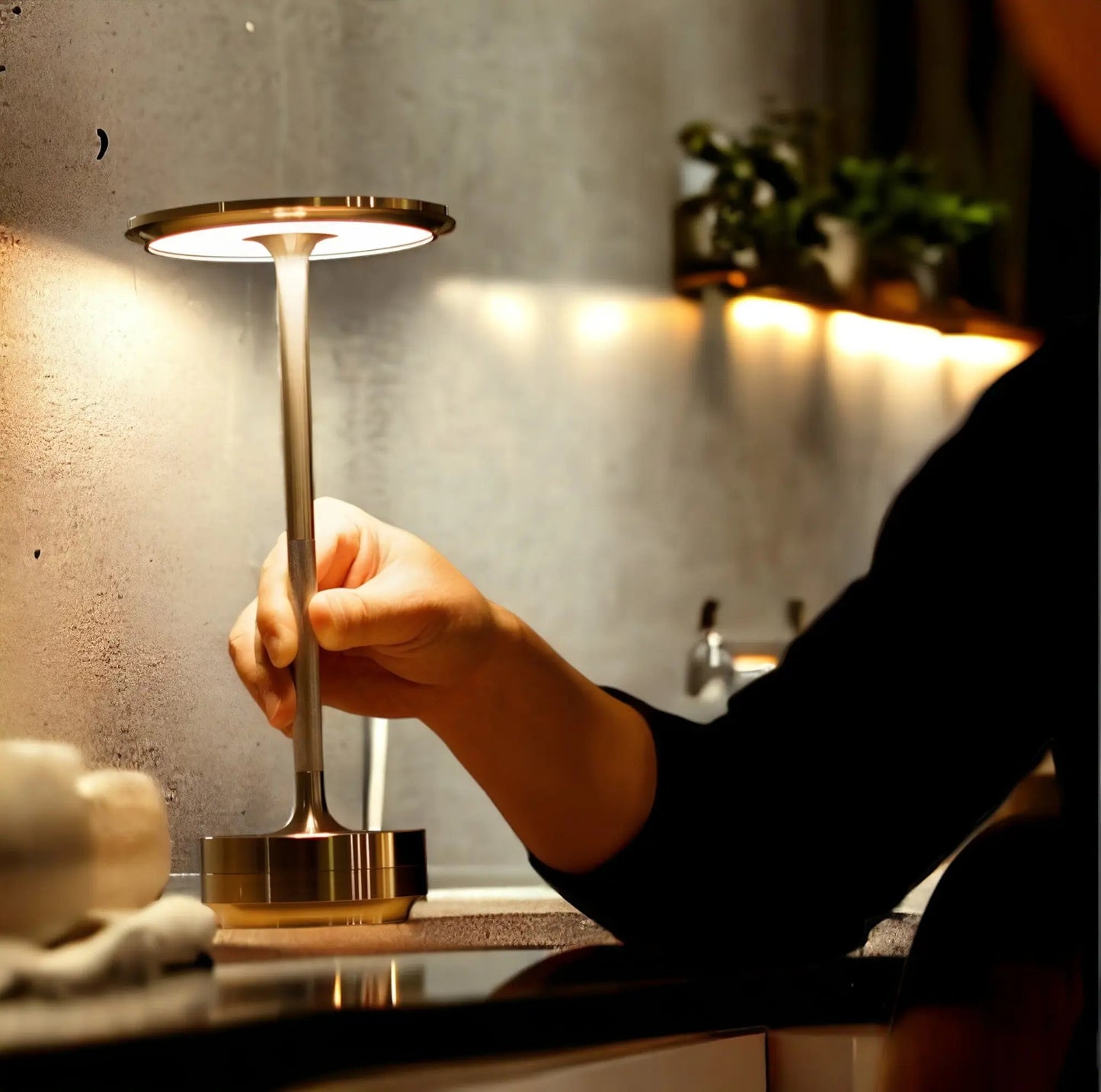 Lumora | Draadloze LED-tafellamp met touch-dimmer en 48 uur batterijduur