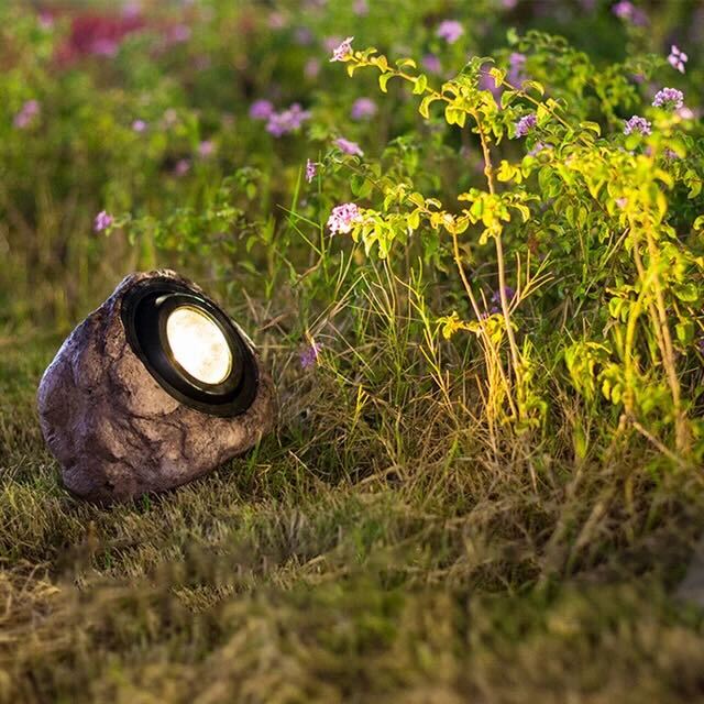 Solar-LED-Außenlampe in Steinoptik – wetterfest, IP65
