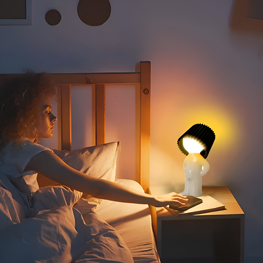 LumoPal Shy | LED-Tischlampe in Figurenform – dimmbar & dekorativ