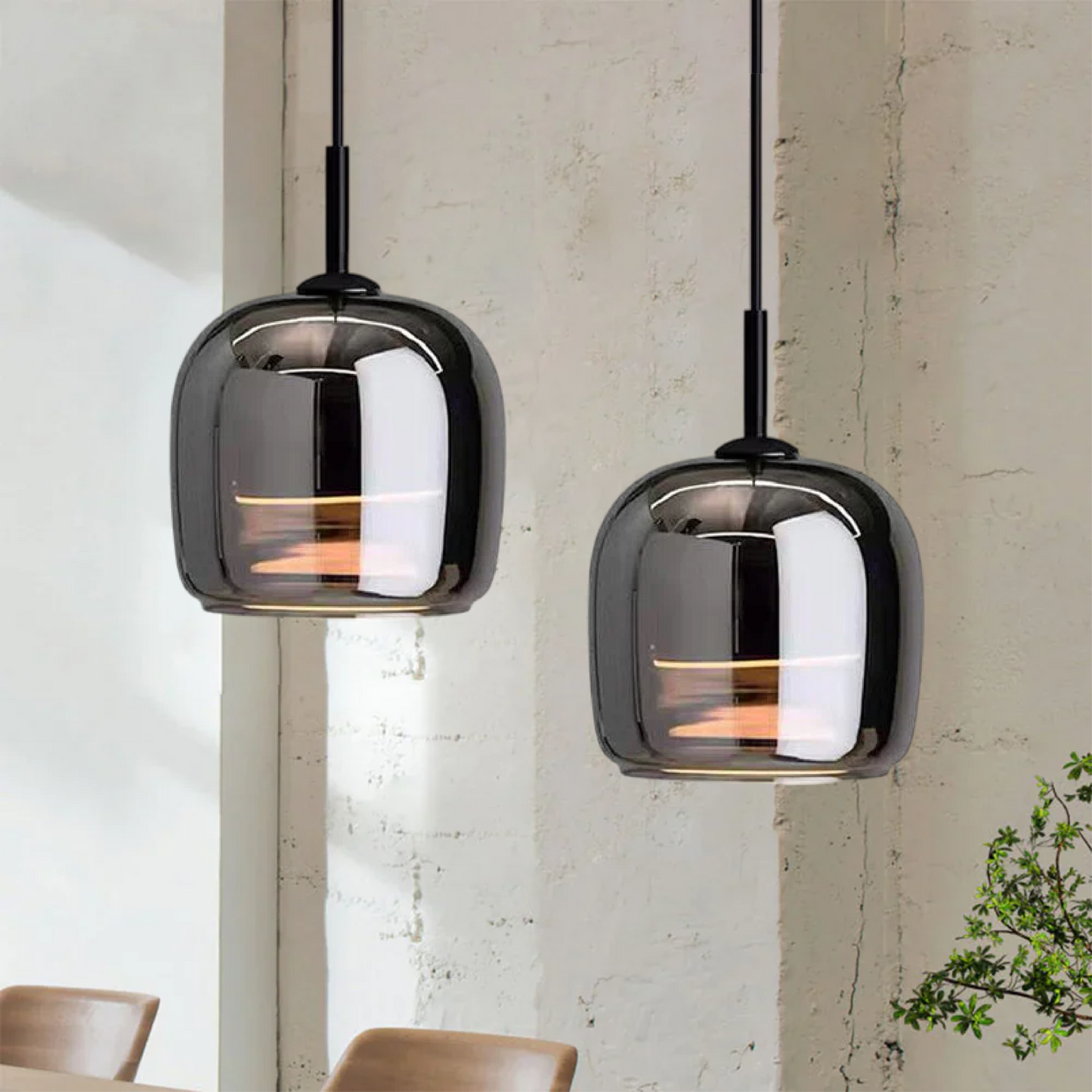 Svarna | Noordse hanglamp van getint glas