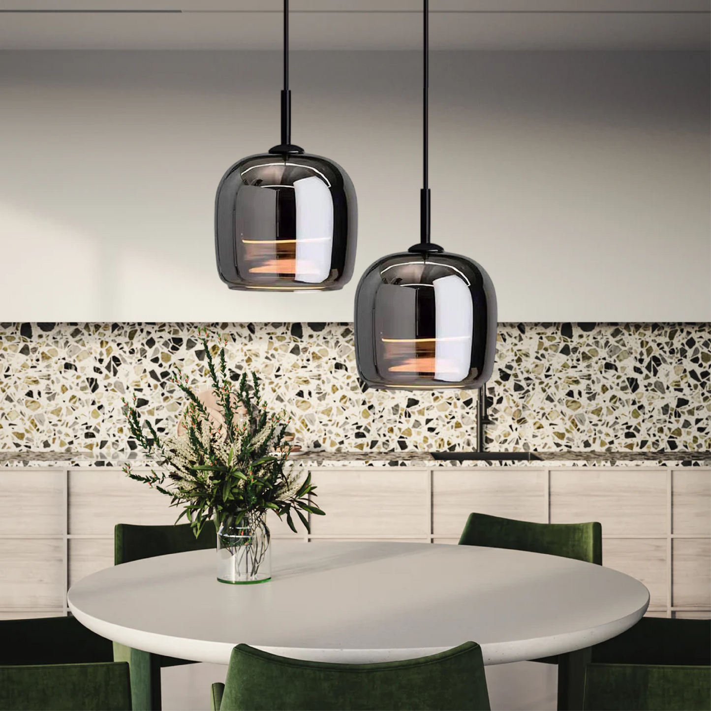 Svarna | Noordse hanglamp van getint glas