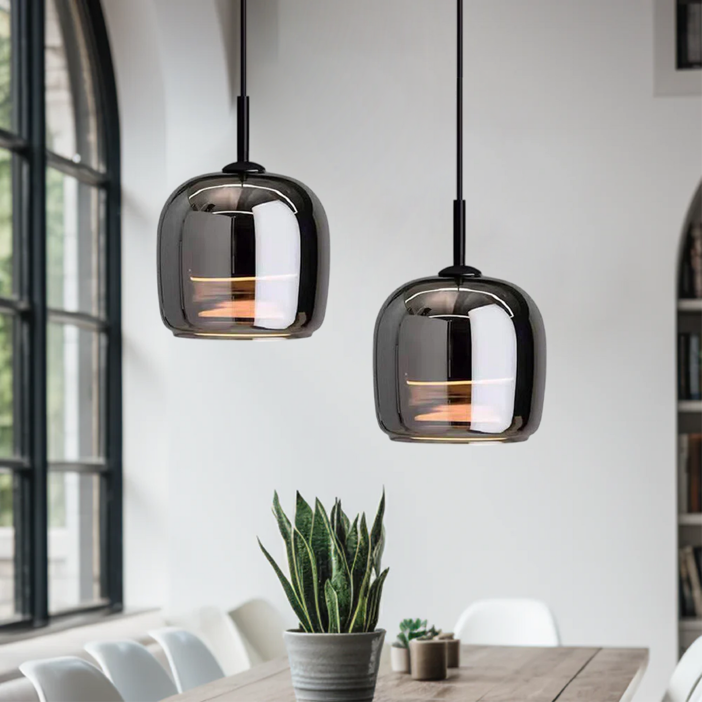 Svarna | Noordse hanglamp van getint glas