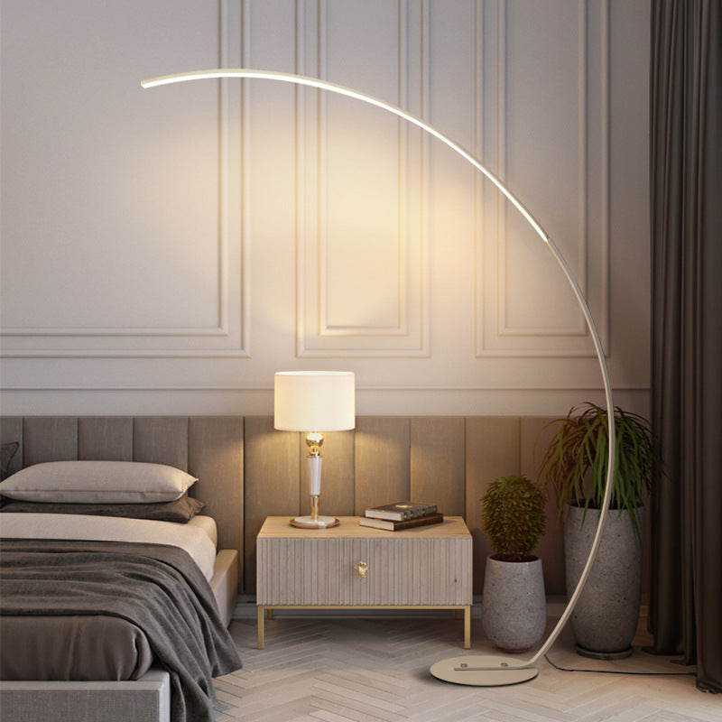 Ardorus Arc | Große LED-Stehleuchte mit geschwungenem Bogen-Design