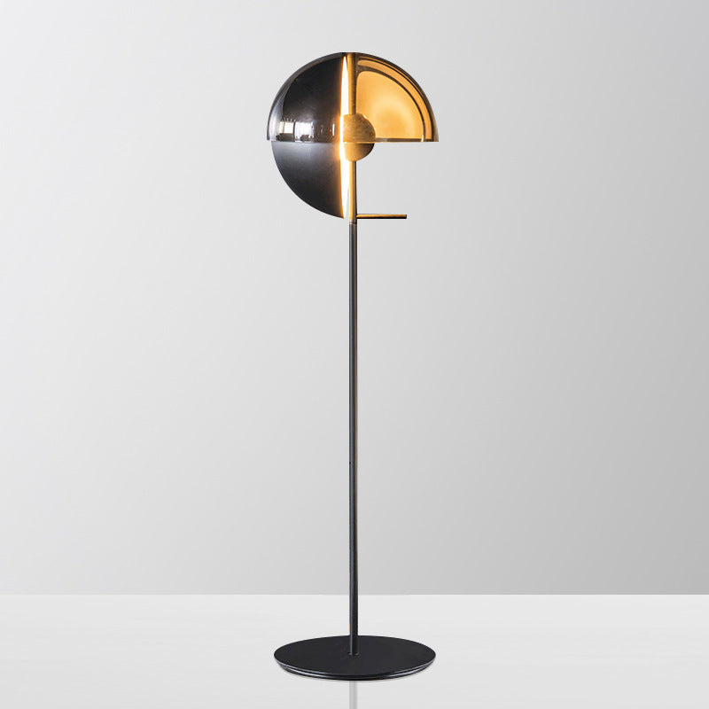 Neralith Soma | Stehleuchte aus Glas mit elegantem Lichtspiel