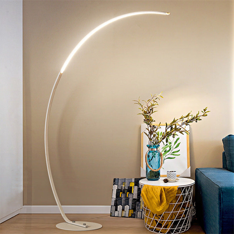 Ardorus Arc | Große LED-Stehleuchte mit geschwungenem Bogen-Design