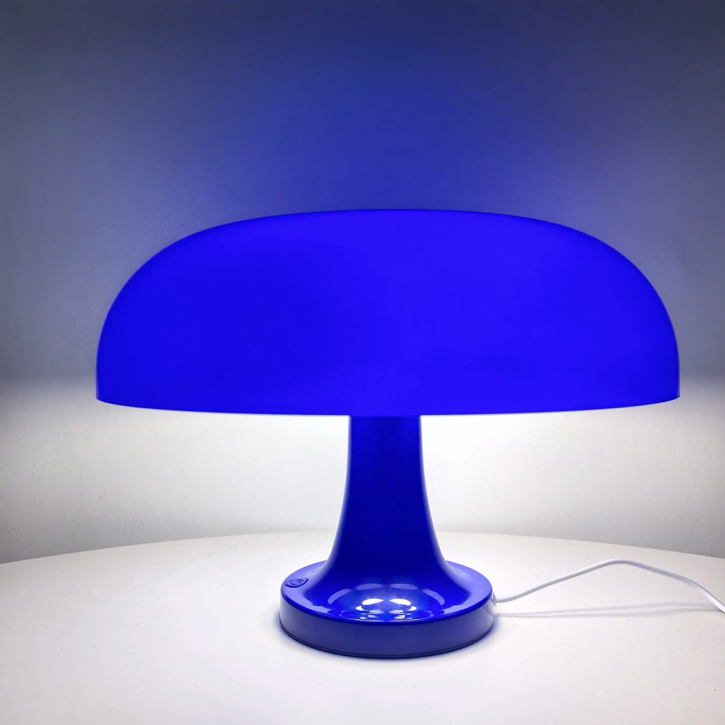 Lumira Sienna | Dimmbare LED Tischlampe im Bauhaus-Stil