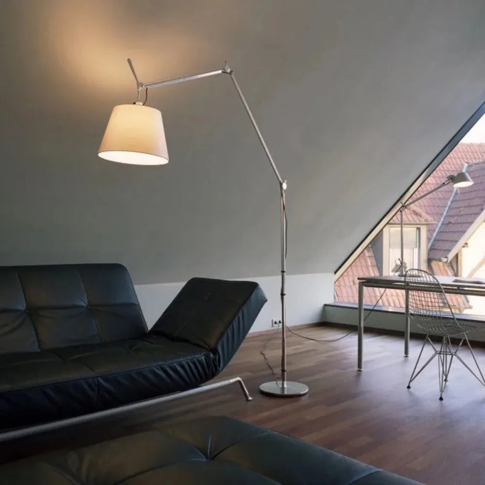 Selinara | Stehlampe mit langer Schwenkarm im Koreanischen Designstil