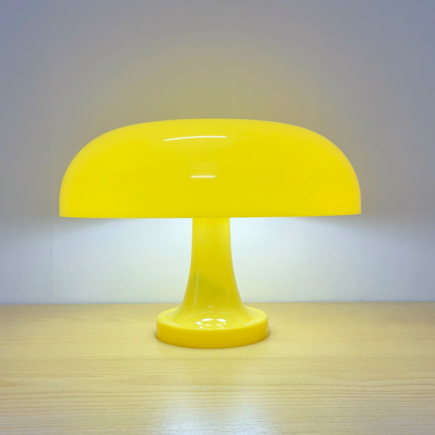 Lumira Sienna | Dimmbare LED Tischlampe im Bauhaus-Stil
