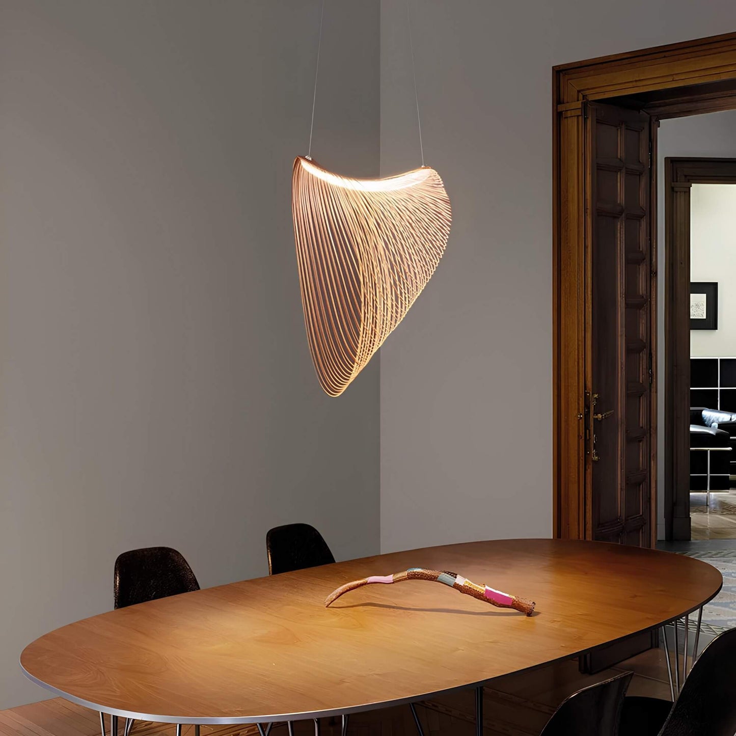 Amaris – Scandinavische metalen hanglamp met eikenhouten detail voor eetkamer & keuken