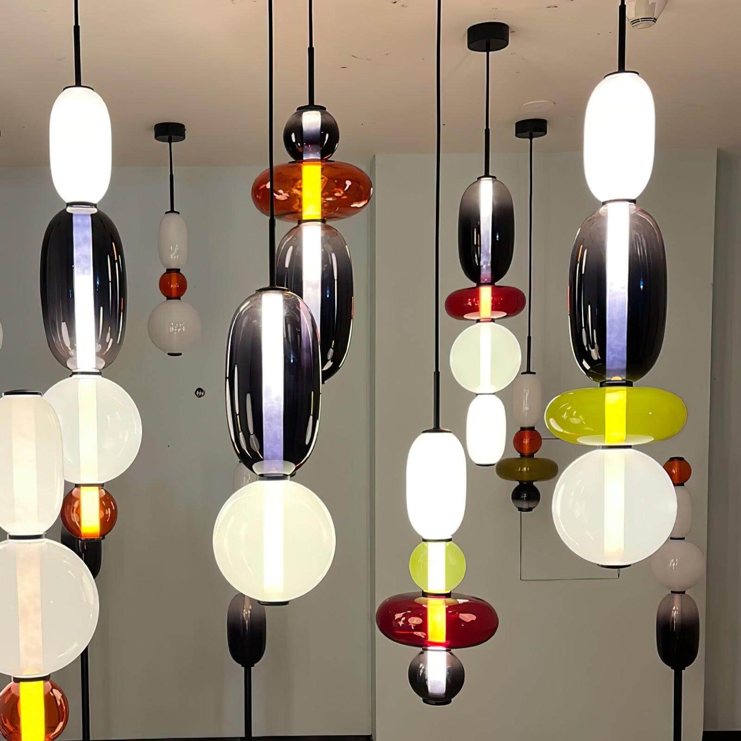 Elegante Designer-Hängelampe – Modernes Buntglas