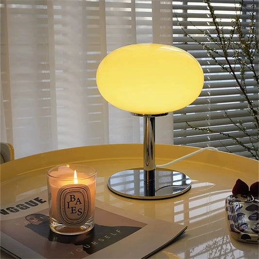 Liora Pop | LED-Tischlampe im Bauhaus-Stil mit Kugelschirm