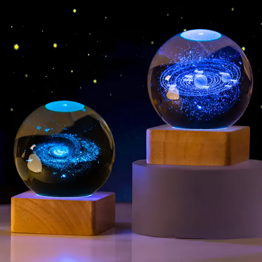 Lioris Nova | USB-Aufladbare LED Galaxy Tischlampe aus Glas