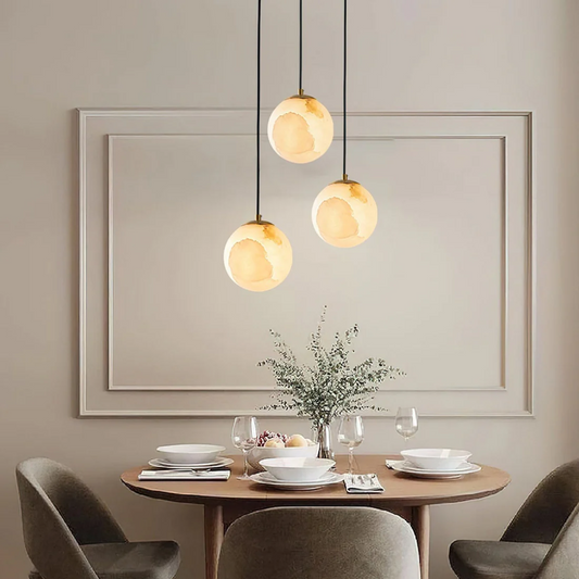 Alvora Orb | Pendelleuchte aus Alabaster mit warmem LED-Licht