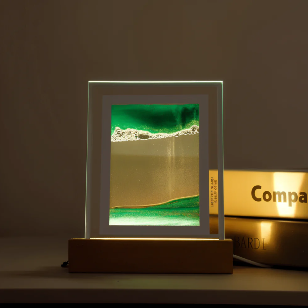 Thyra Sandflow | LED Nachttischlampe mit 3D Sandbild im Holzrahmen