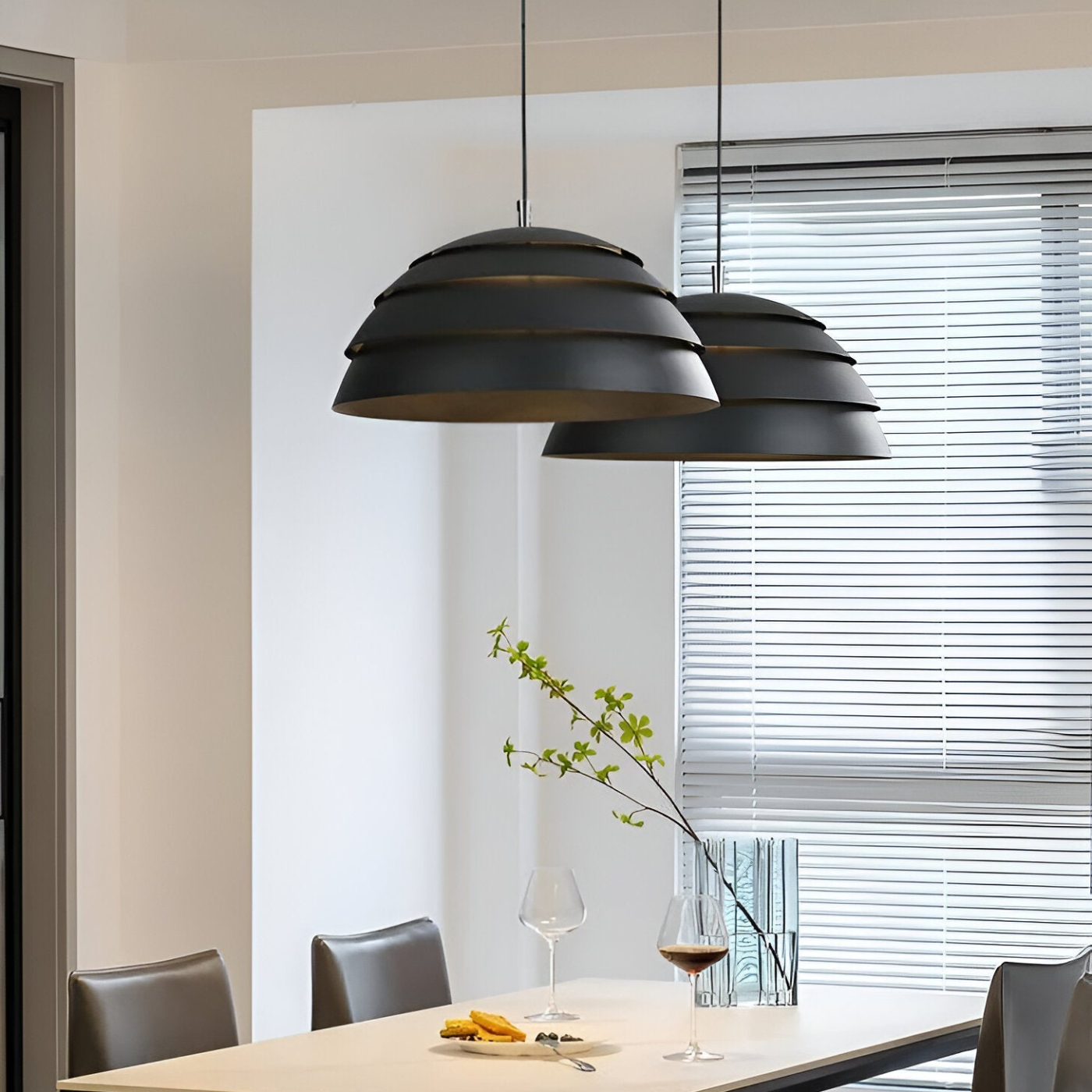 Lunava | Minimalistische Pendelleuchte mit Kuppelschirm