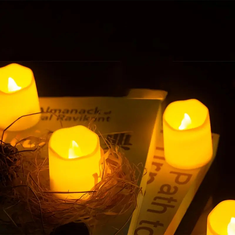 Halloween & Weihnachten LED Teelichter Set – 24 flammenlose Kerzen mit Glitzer & warmem Licht