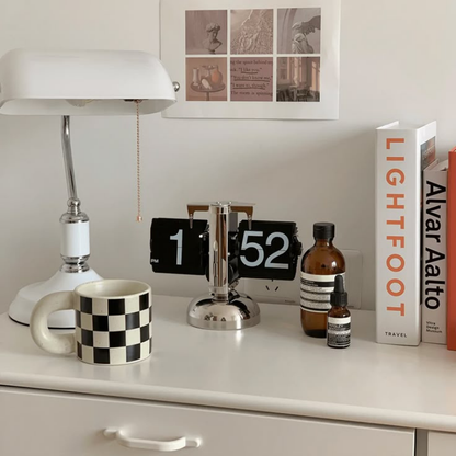 Fliporia Retro | Mechanische Flip-Uhr im Vintage-Design
