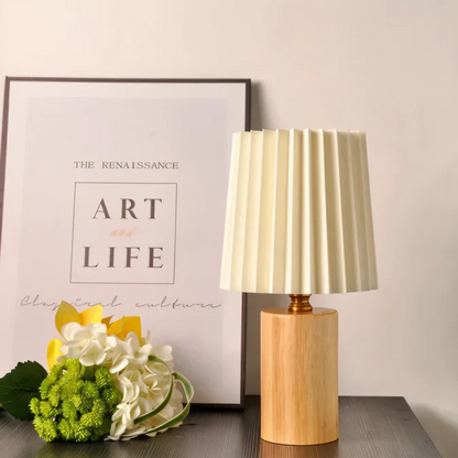 LED Tischlampe im Skandi-Design aus Holz