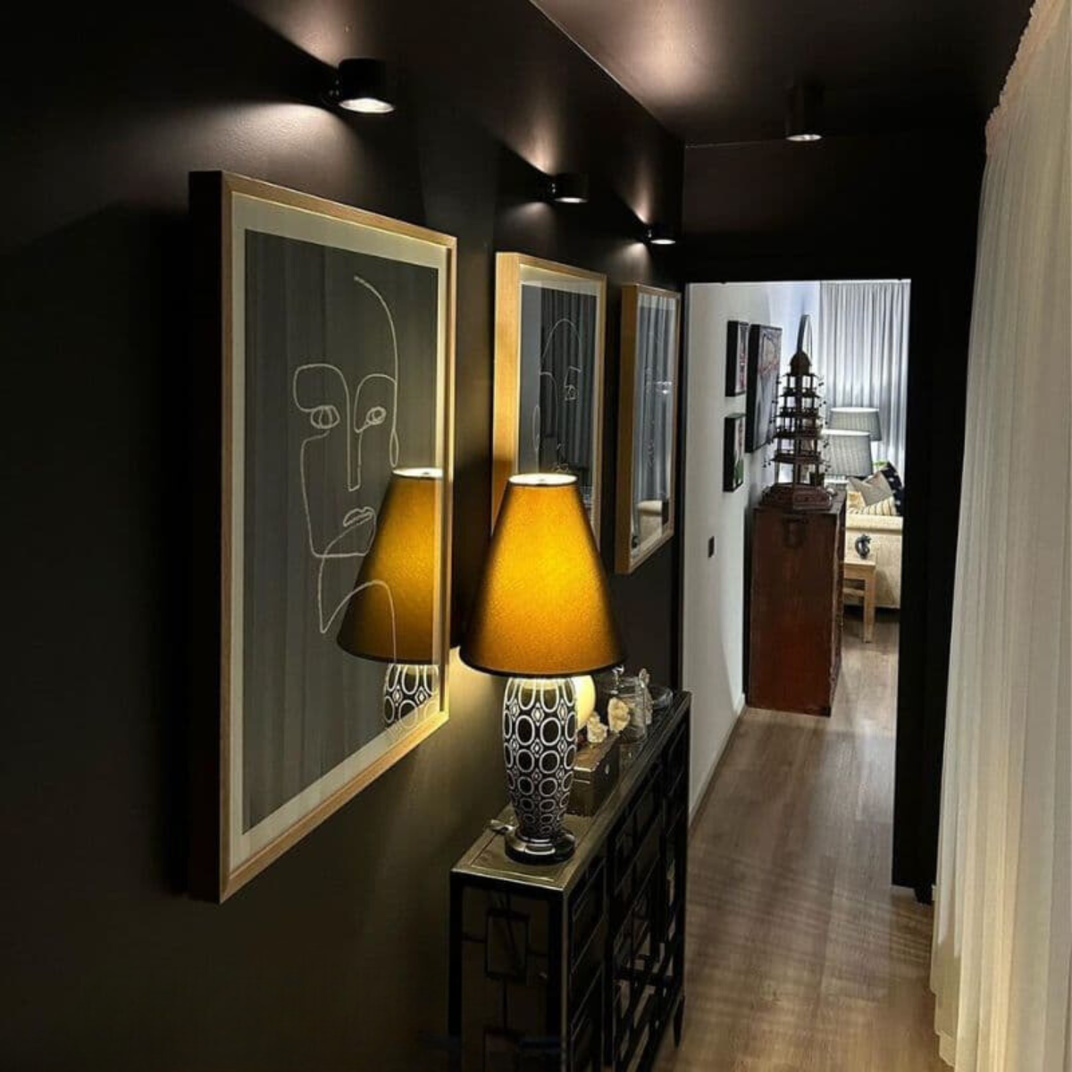 Velumo Spot | Oplaadbare LED-wandlamp met zelfklevende achterkant