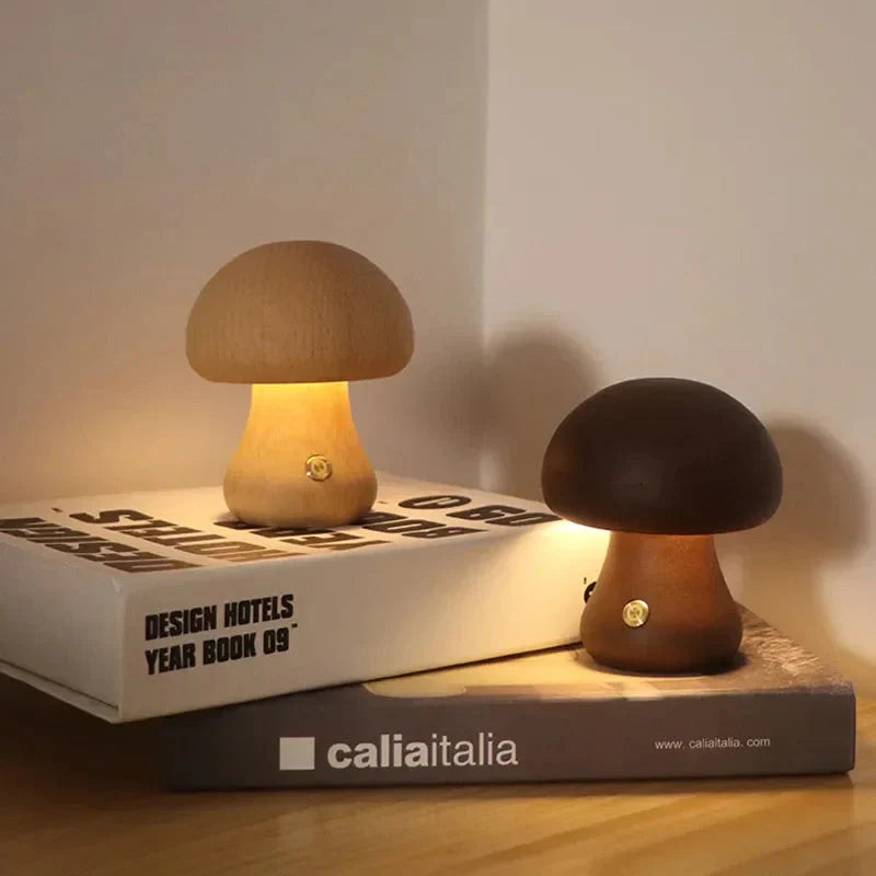 Lunaris Shroom | Wiederaufladbare Tischlampe im Holz-Pilz-Design