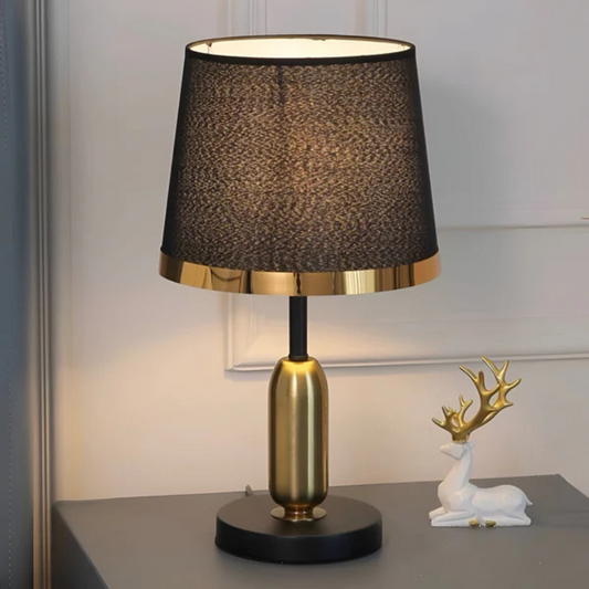 Cilo Noctura | Tischleuchte mit schwarzem Stoffschirm im modernen Design