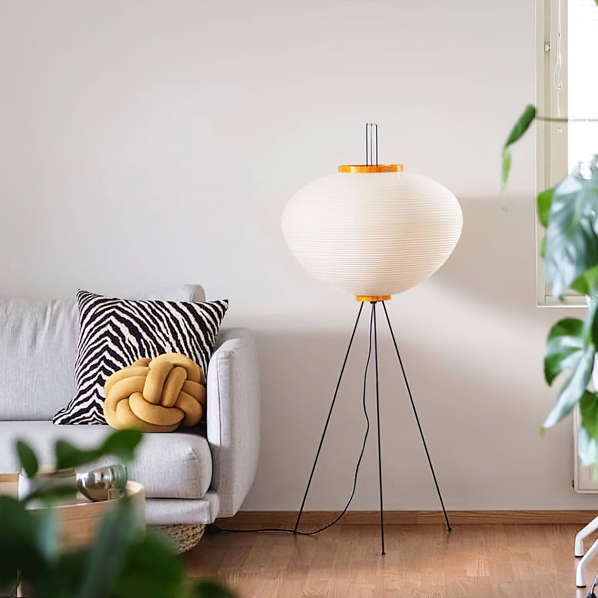 Lunora Haze | Skulpturale Stehlampe aus Reispapier im Japandi-Stil