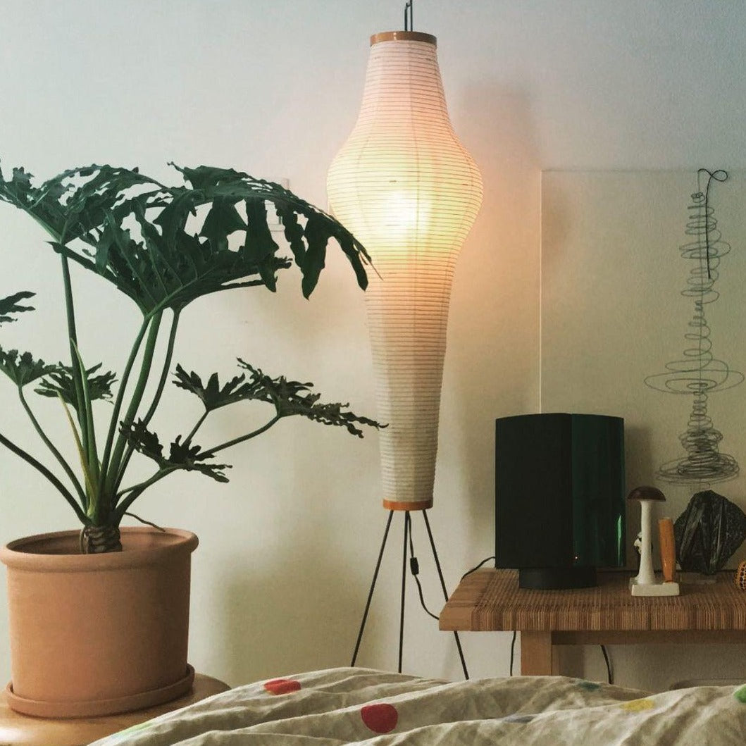 Lunora Haze | Skulpturale Stehlampe aus Reispapier im Japandi-Stil