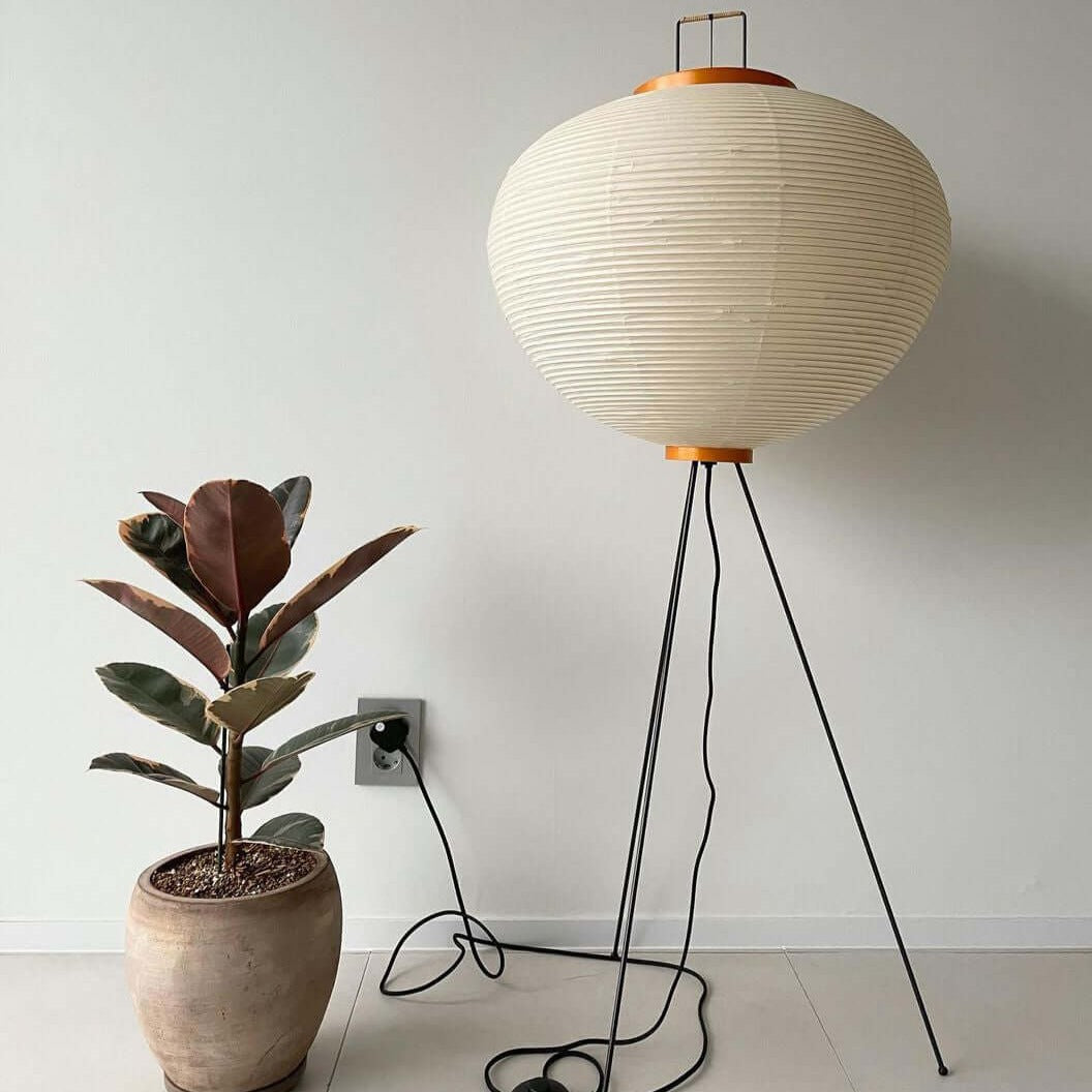 Lunora Haze | Skulpturale Stehlampe aus Reispapier im Japandi-Stil