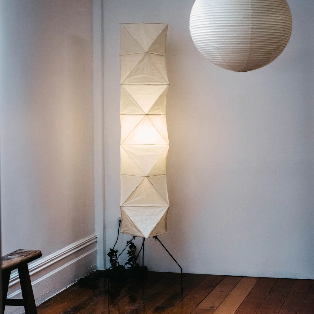 Lunora Haze | Skulpturale Stehlampe aus Reispapier im Japandi-Stil