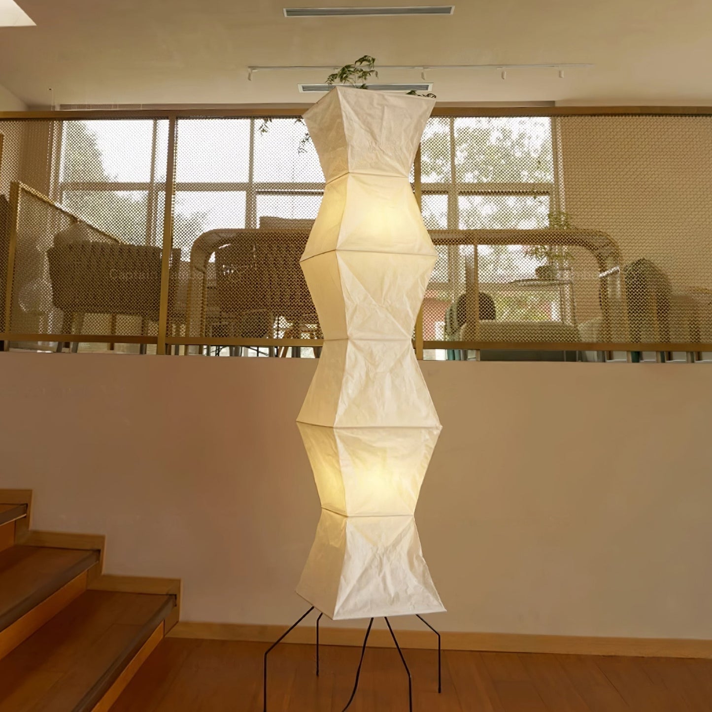 Lunora Haze | Skulpturale Stehlampe aus Reispapier im Japandi-Stil