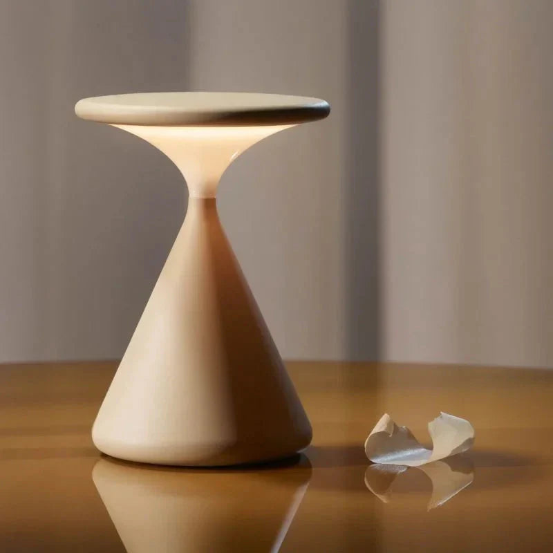 Aeron Glow | Kabellose LED-Tischleuchte im Hourglass-Design