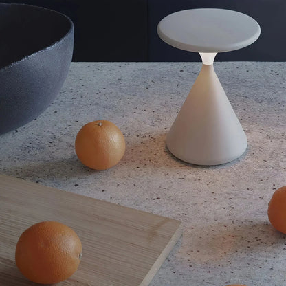 Aeron Glow | Kabellose LED-Tischleuchte im Hourglass-Design