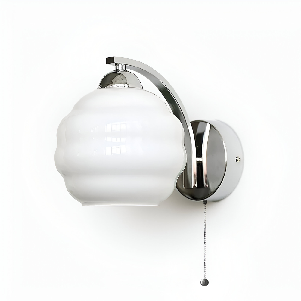 MilkyLume – Künstlerische Wandleuchte im Art-Déco-Stil aus Milchglas & Metall