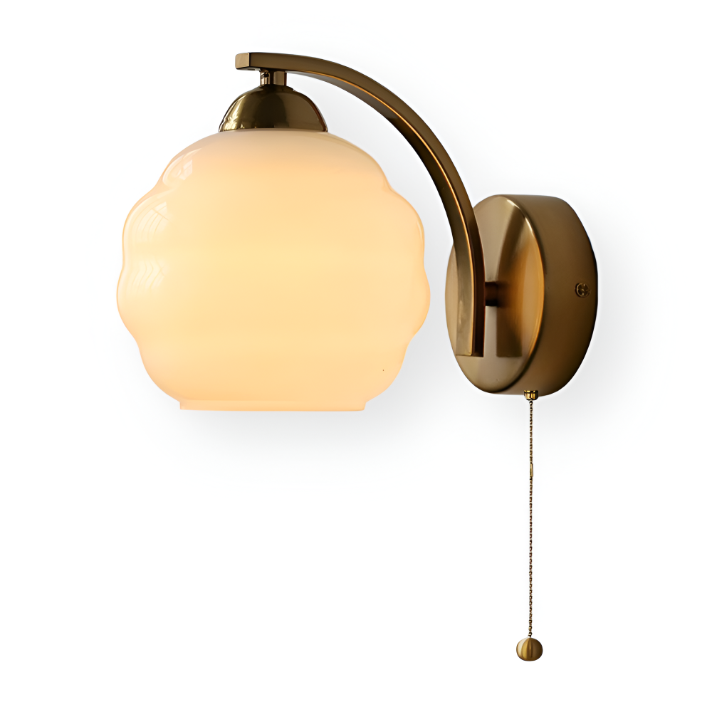 MilkyLume – Künstlerische Wandleuchte im Art-Déco-Stil aus Milchglas & Metall