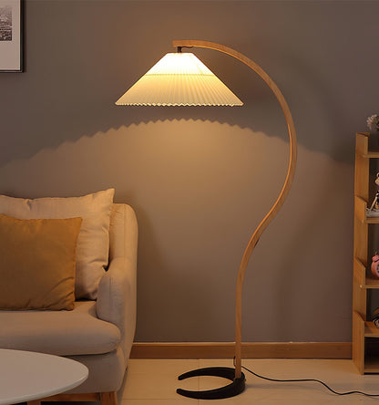 Mollera Arc | Stehleuchte aus Holz mit Leinenlampenschirm im Caprani-Stil