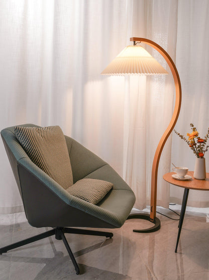 Mollera Arc | Stehleuchte aus Holz mit Leinenlampenschirm im Caprani-Stil
