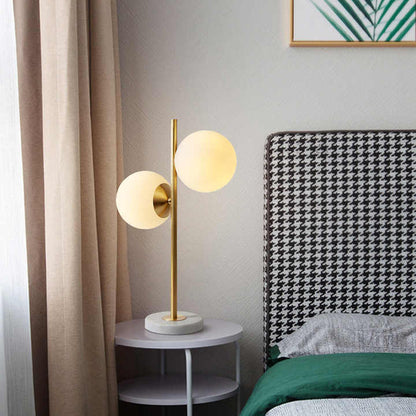 Castelora | Skulpturale LED-Tischleuchte im modernen Design