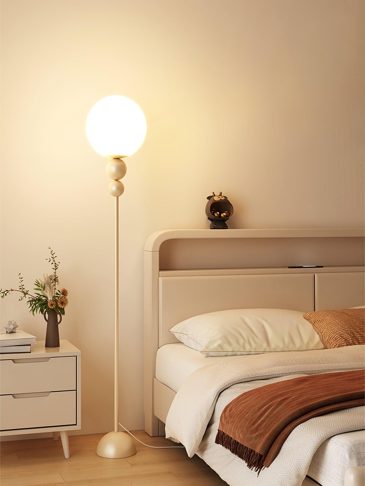 Clavora Linea | LED-Stehleuchte mit schlanker Silhouette im Nordic-Design
