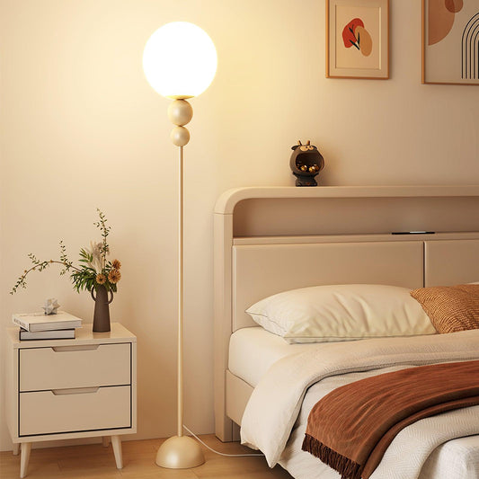Clavora Linea | LED-Stehleuchte mit schlanker Silhouette im Nordic-Design