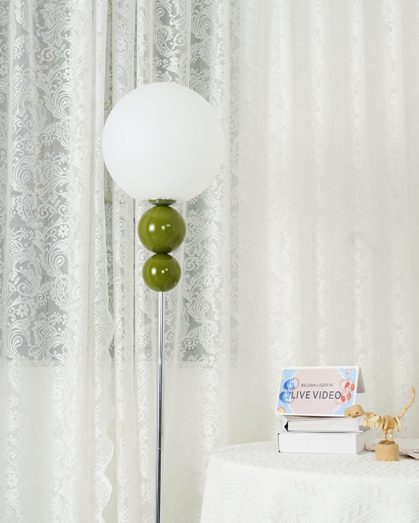 Clavora Linea | LED-Stehleuchte mit schlanker Silhouette im Nordic-Design